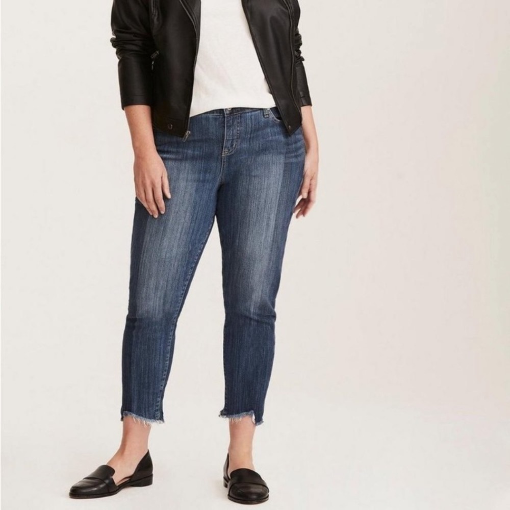 Torrid Girlfriend Two Tone Frayed Hem Jeans